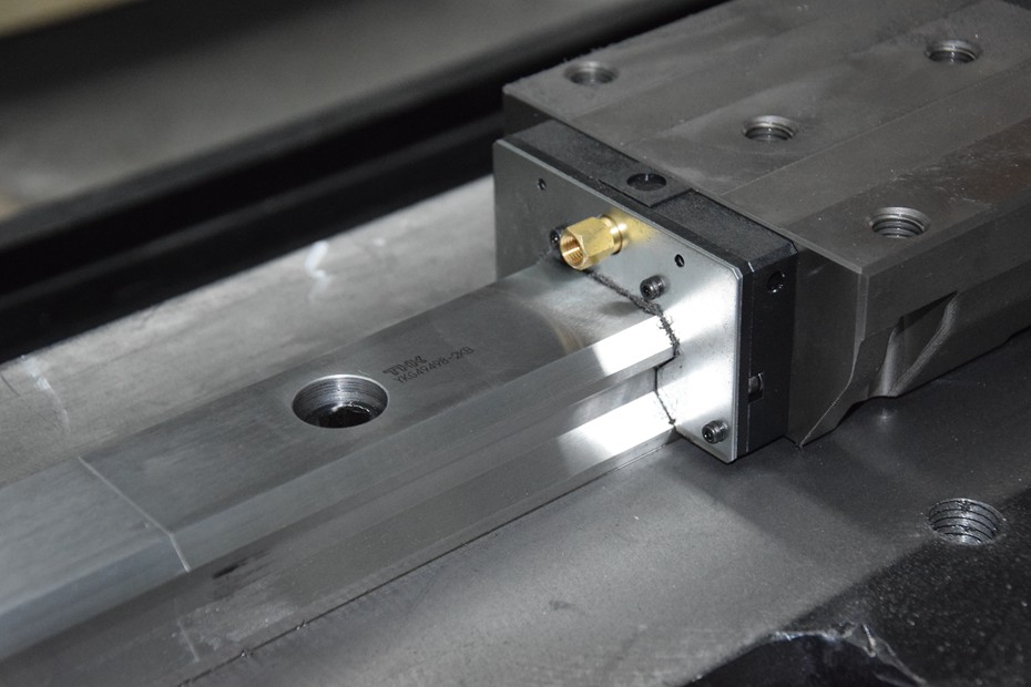 硬軌數控龍門銑床具體指哪個方向軸是硬軌.jpg 硬軌數控龍門銑床具體指哪個方向軸是硬軌.jpg